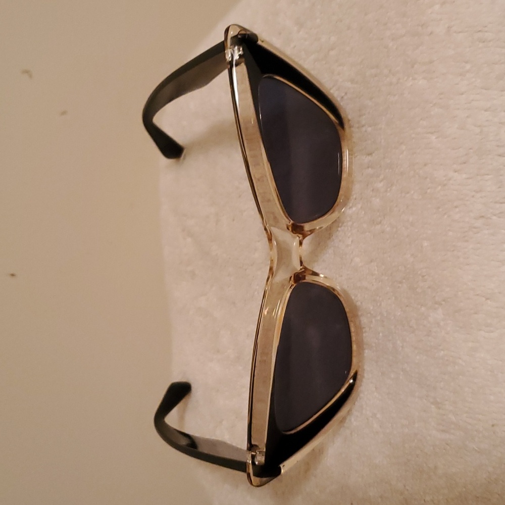 Eye Catching Sunnies